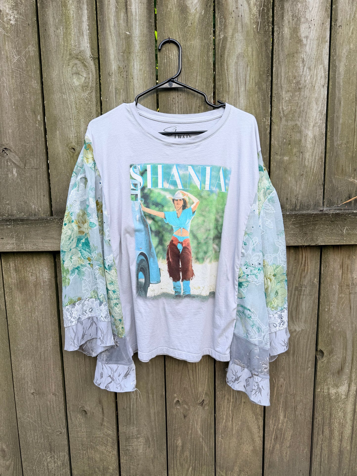 Shania Twain Gray Floral tee